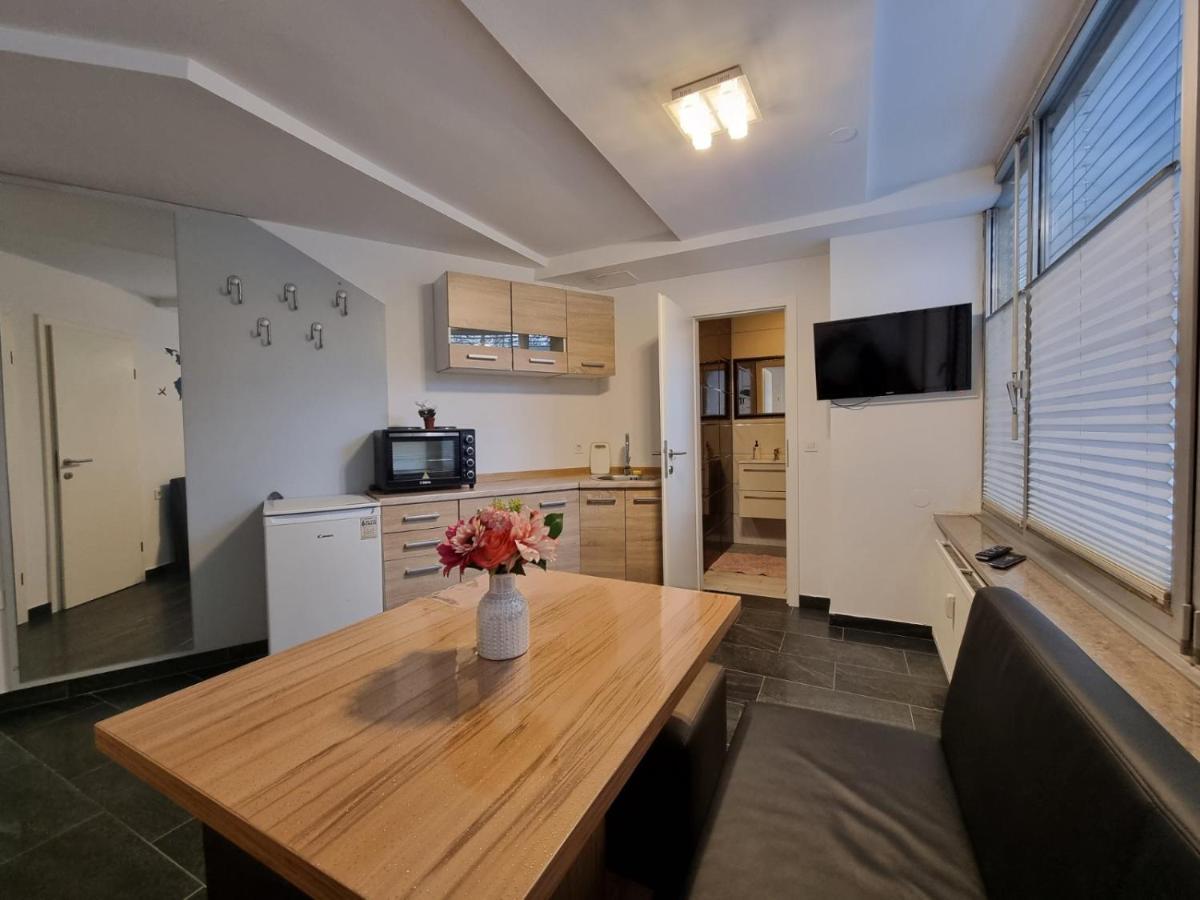 App Central Market Apartment Ljubljana Ngoại thất bức ảnh